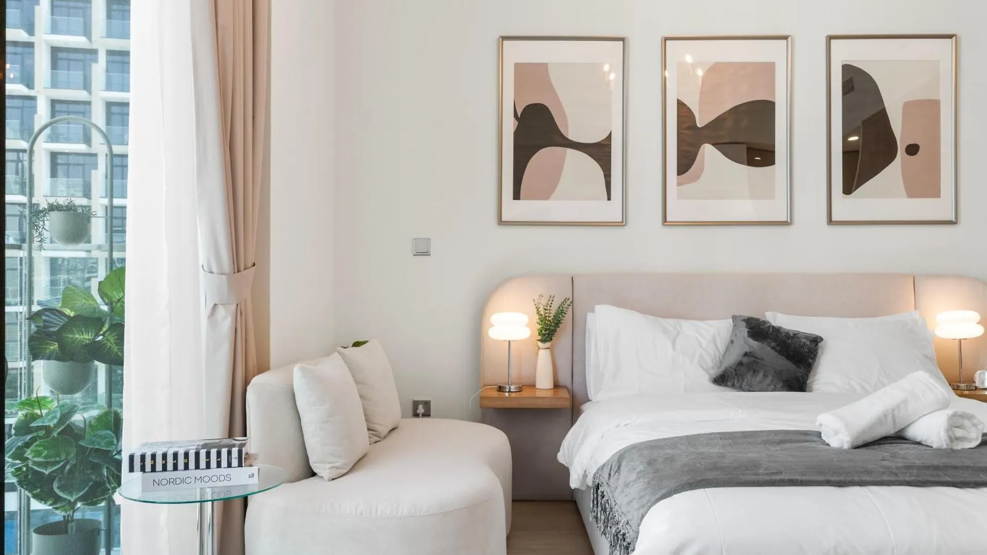 Golden Dunes Studio In Dubai