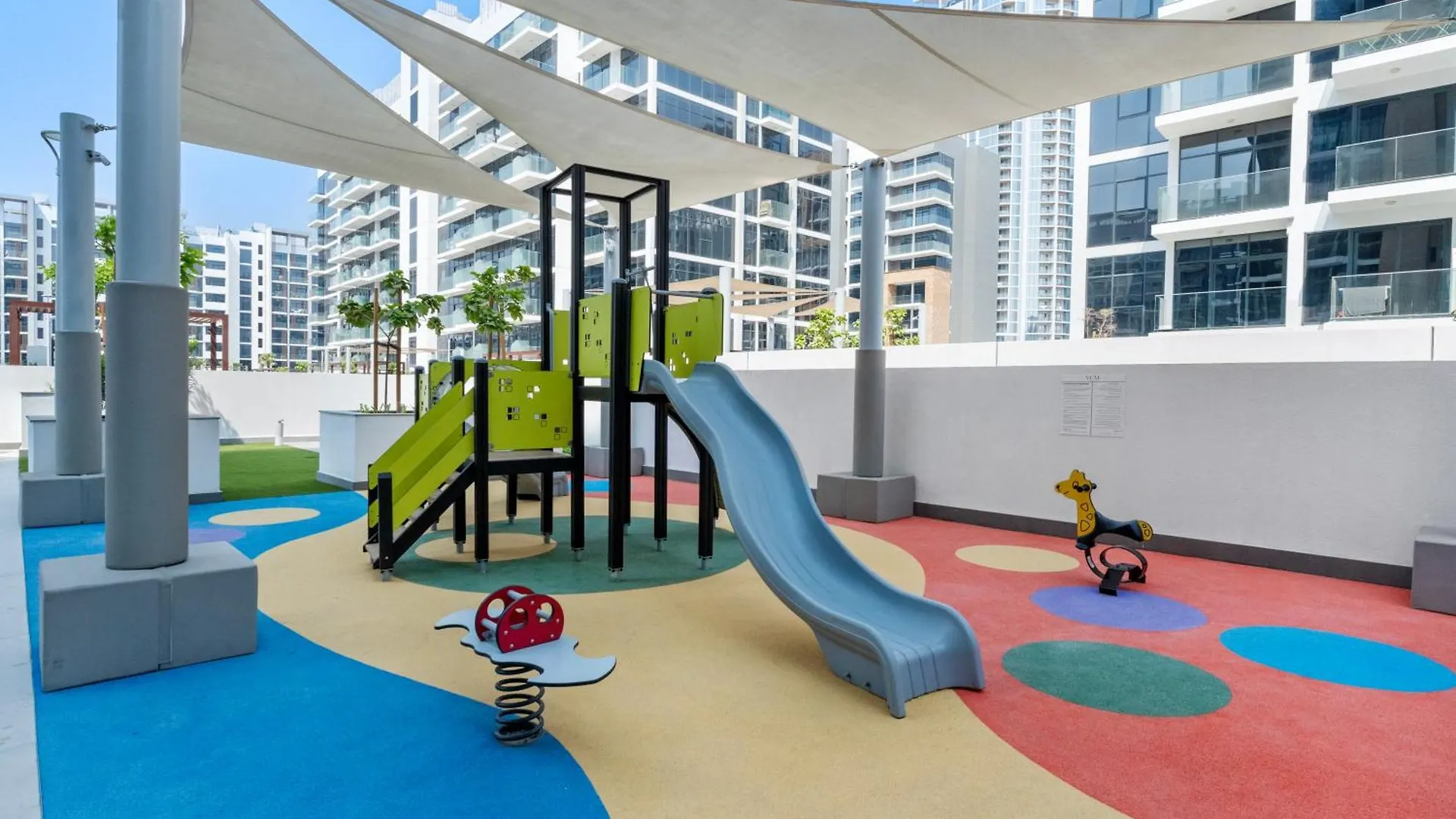 Golden Dunes Studio In Dubai